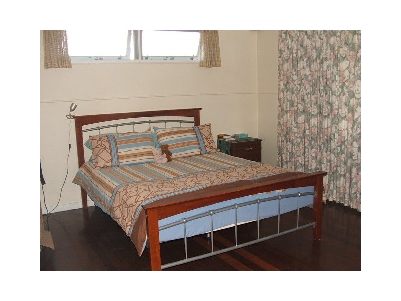 17 Hillcrest Ave, Nambour QLD 4560