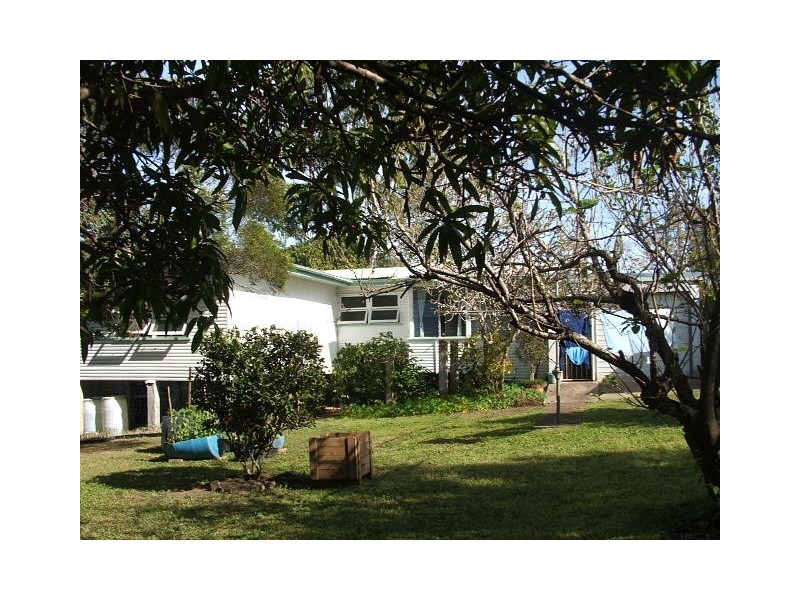 17 Hillcrest Ave, Nambour QLD 4560