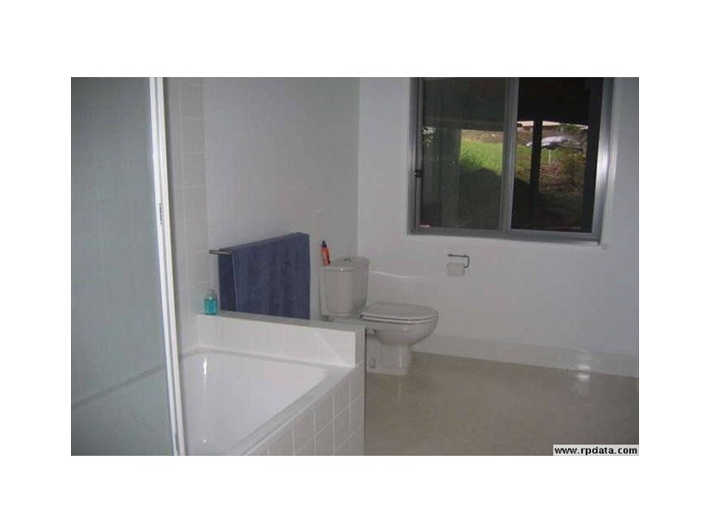 13 Albatross Ave, Nambour QLD 4560