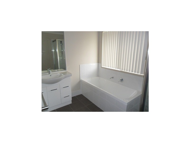 10 Pollys Place, Nambour QLD 4560
