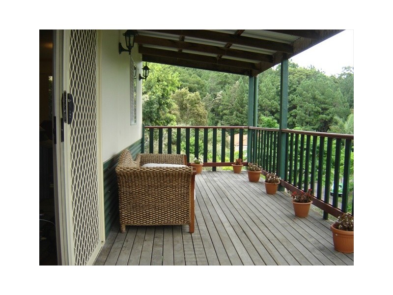8 Vincent Drive, Nambour QLD 4560