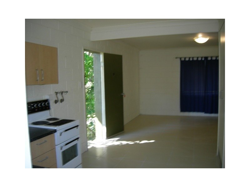 2/1 Palm Street, Nambour QLD 4560