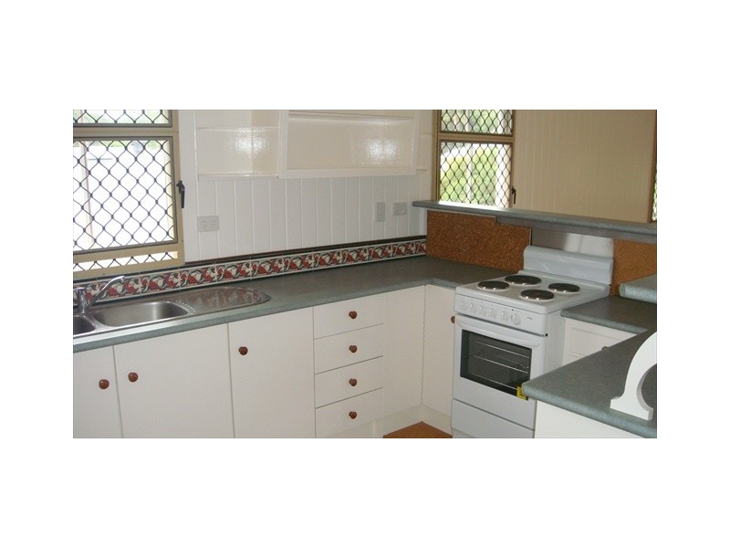 2  Oxleigh Cres, Nambour QLD 4560