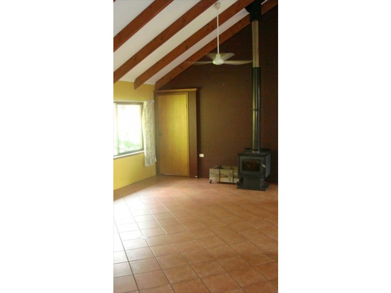 5 Chiltern Court, Nambour QLD 4560