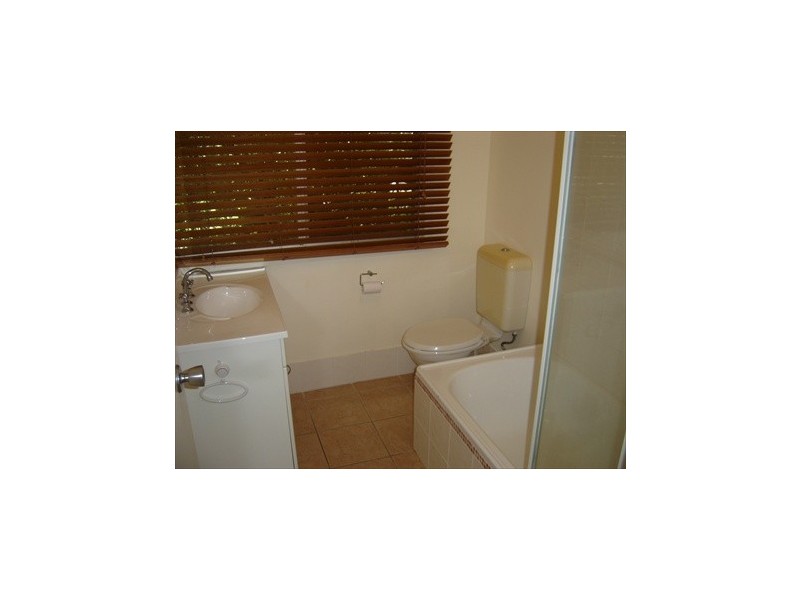 19 Norman Ave, Nambour QLD 4560