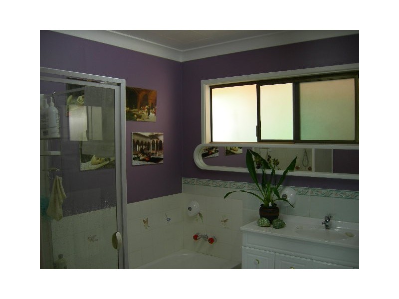 20 Maple Ave, Mapleton QLD 4560