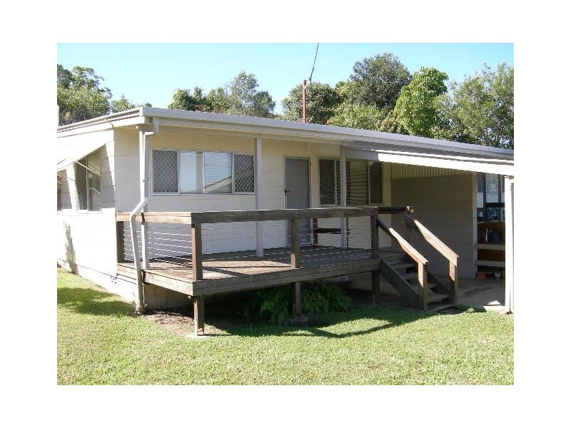 2/74 Carter Rd, Nambour QLD 4560