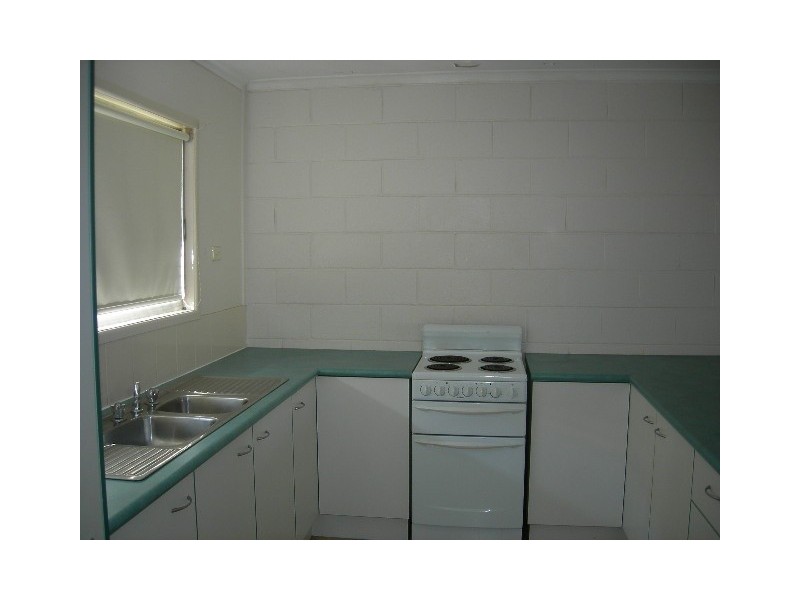 2/74 Carter Rd, Nambour QLD 4560