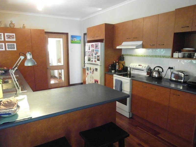 64 Coes Creek Rd, Coes Creek QLD 4560