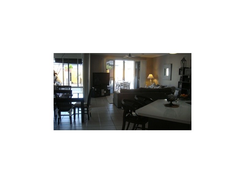 2 Solomon Court, Kawana Island QLD 4575