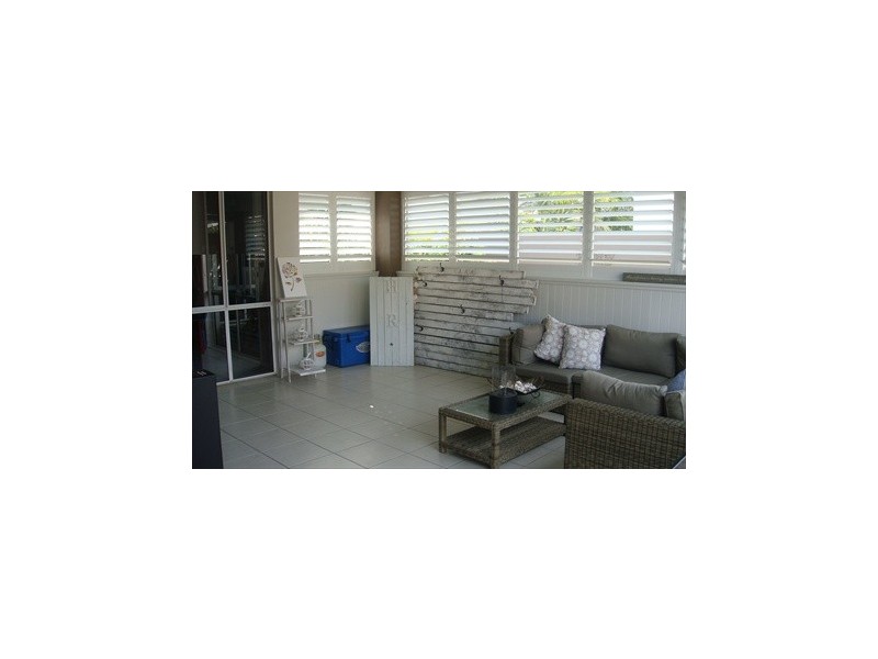 2 Solomon Court, Kawana Island QLD 4575