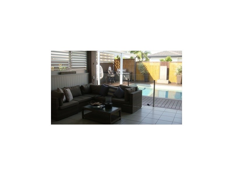 2 Solomon Court, Kawana Island QLD 4575