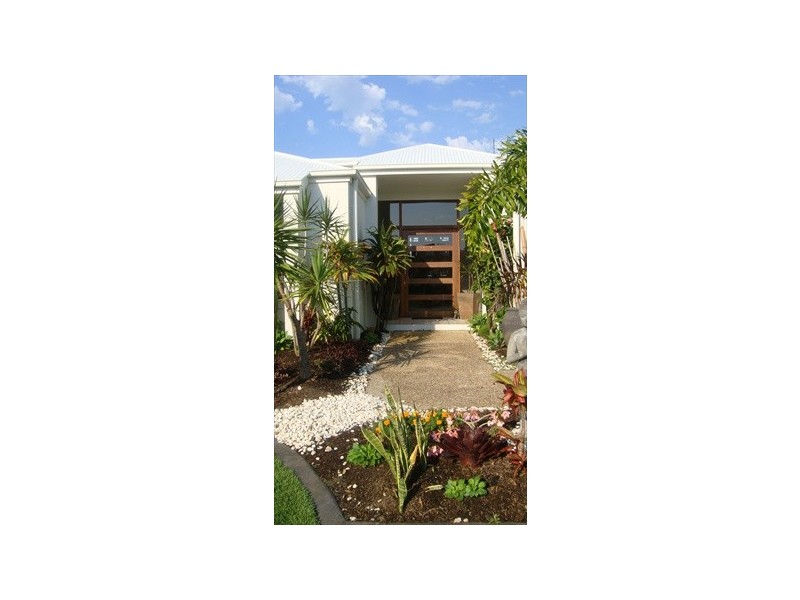 2 Solomon Court, Kawana Island QLD 4575