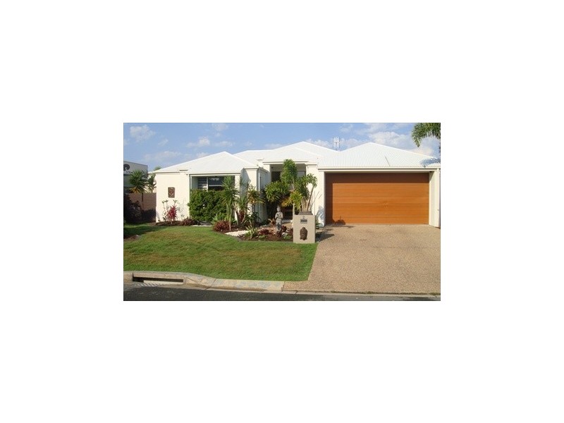 2 Solomon Court, Kawana Island QLD 4575