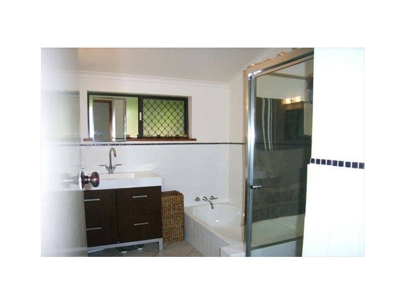 19 Spring Myrtle Ave, Nambour QLD 4560