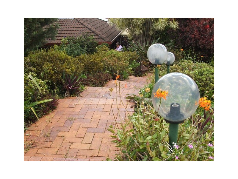 11 Canmaroo Ave, Nambour QLD 4560