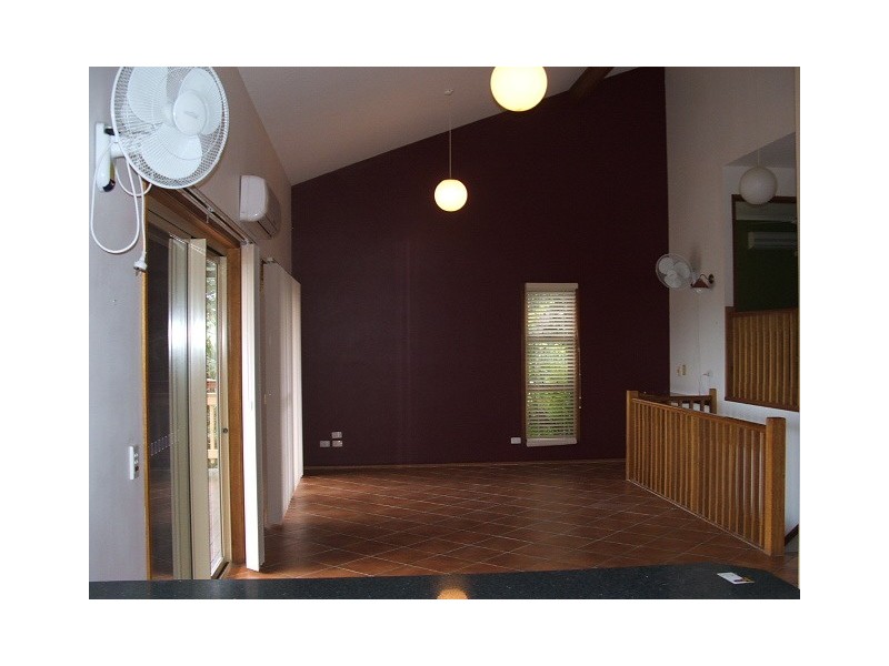 11 Canmaroo Ave, Nambour QLD 4560