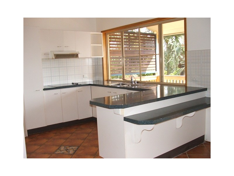 11 Canmaroo Ave, Nambour QLD 4560