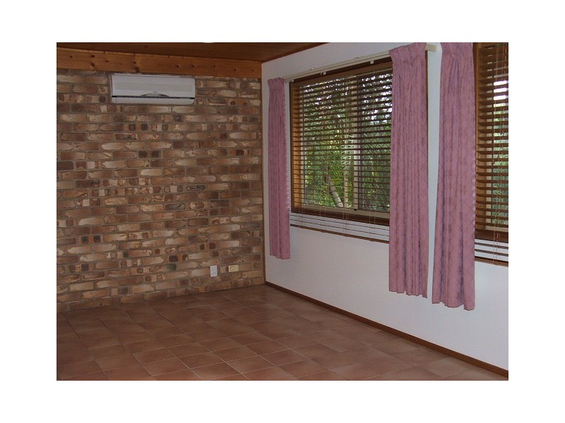 11 Canmaroo Ave, Nambour QLD 4560