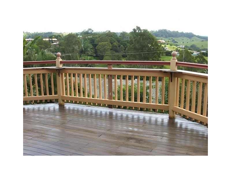 11 Canmaroo Ave, Nambour QLD 4560