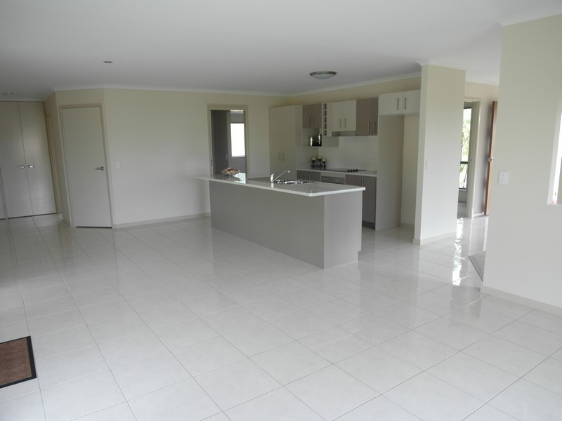 59 Robertson Drv, Burnside QLD 4560