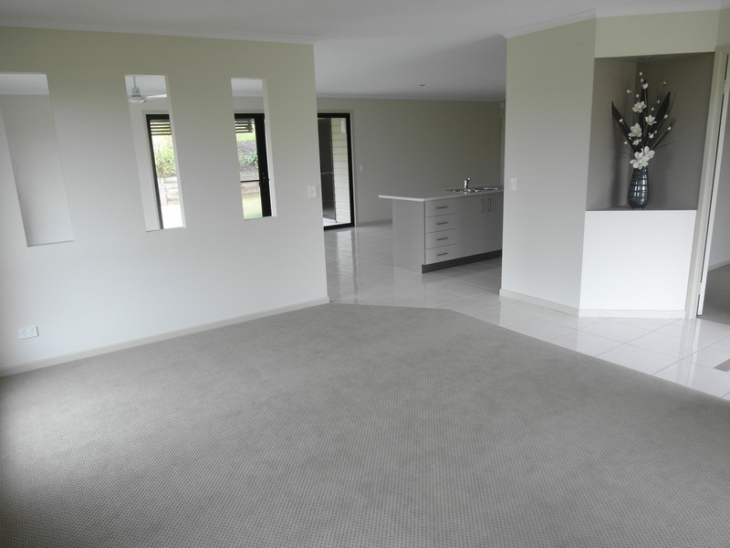 59 Robertson Drv, Burnside QLD 4560