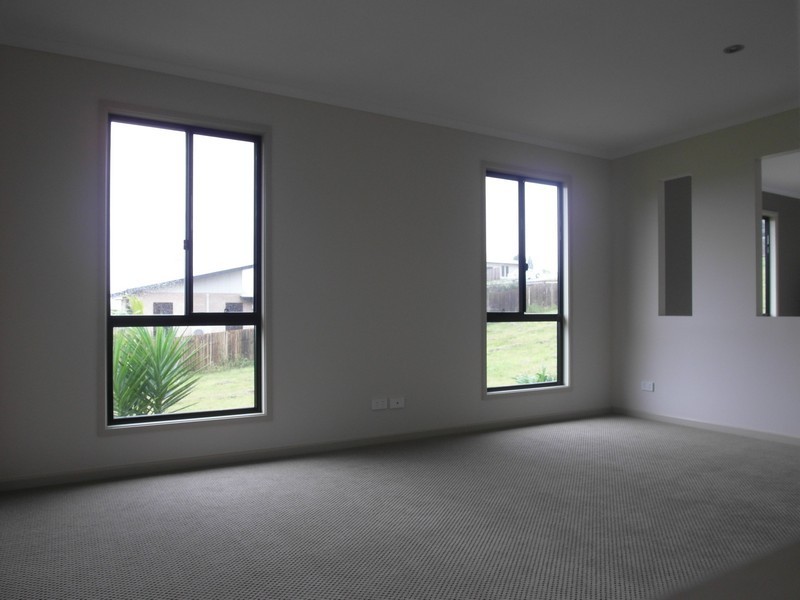 59 Robertson Drv, Burnside QLD 4560