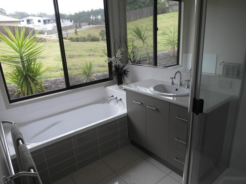 59 Robertson Drv, Burnside QLD 4560