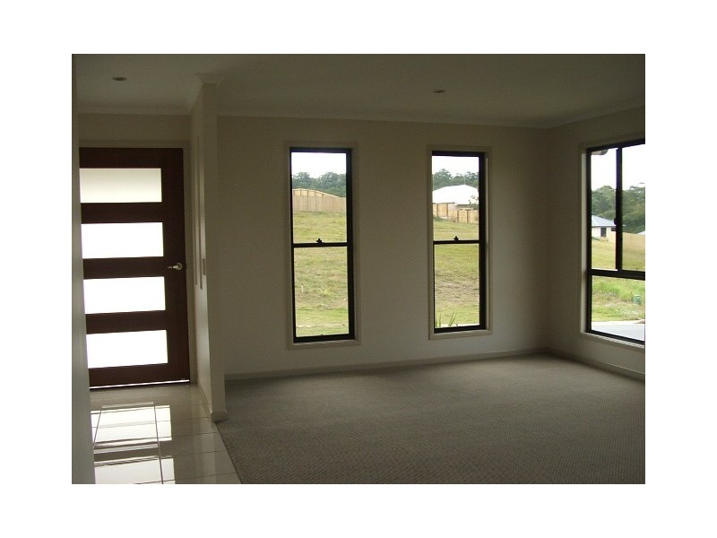 59 Robertson Drv, Burnside QLD 4560
