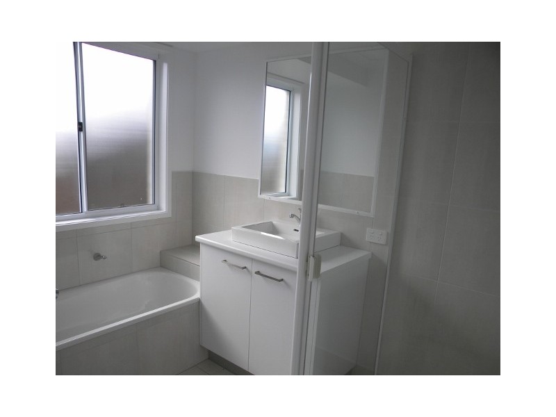 4 Old Davey Ct, Coes Creek QLD 4560