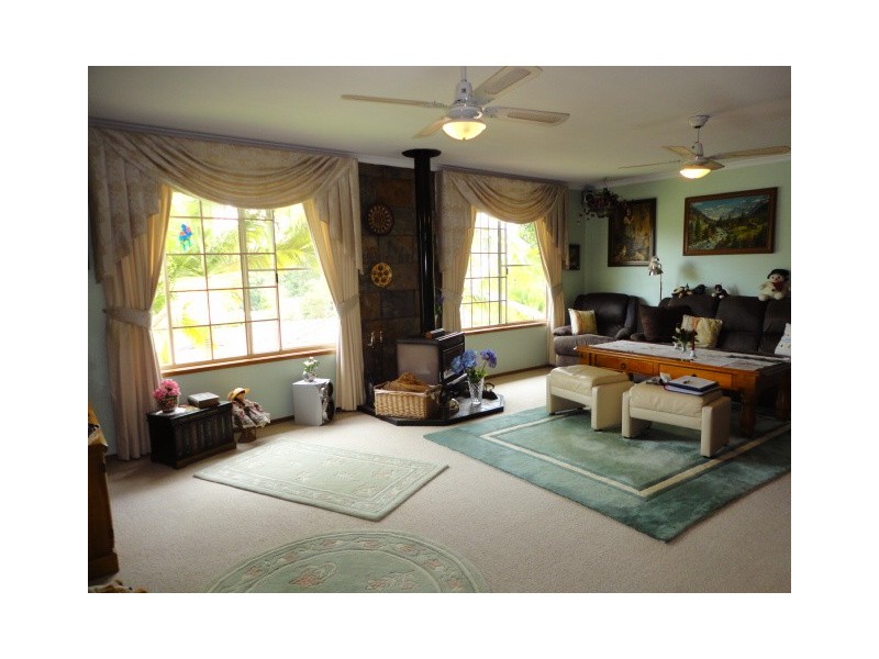 32 Westview Cr, Nambour QLD 4560