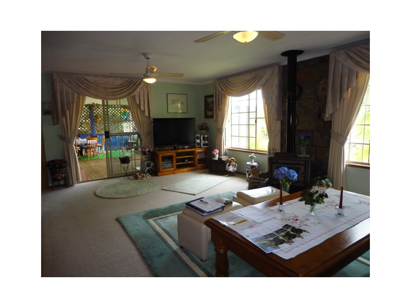 32 Westview Cr, Nambour QLD 4560