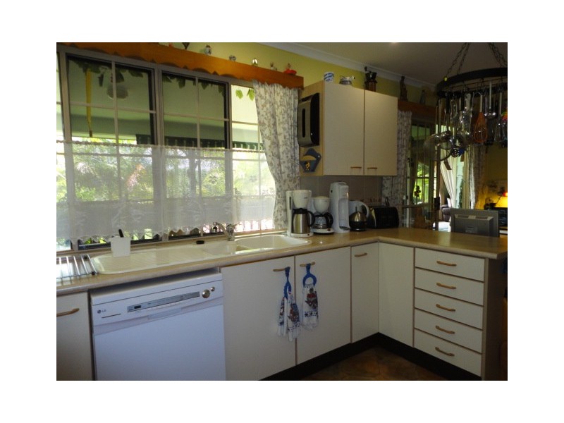 32 Westview Cr, Nambour QLD 4560