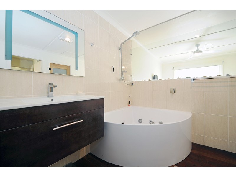 211 Panorama Drive, Rosemount QLD 4560