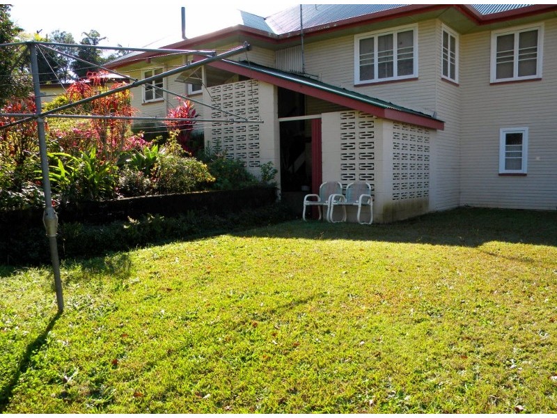 8  Doolan Street, Nambour QLD 4560