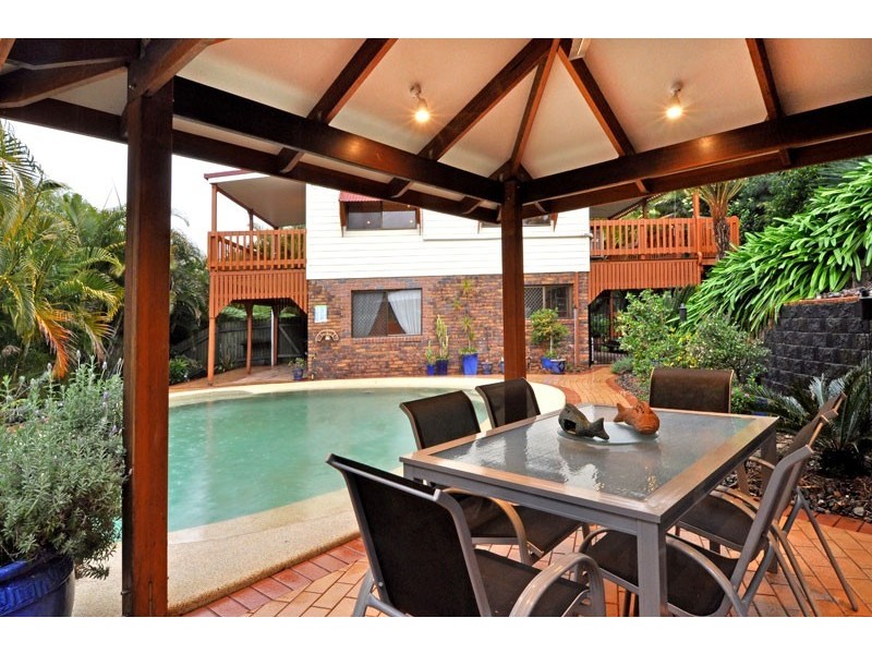 16 Bailey Street, Nambour QLD 4560