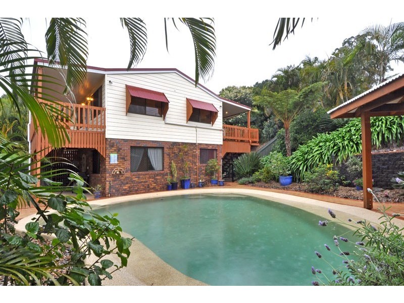 16 Bailey Street, Nambour QLD 4560