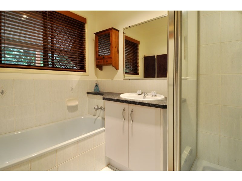 16 Bailey Street, Nambour QLD 4560