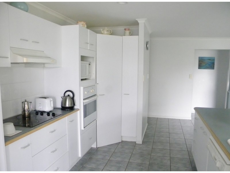 9  DOLPHIN DRIVE, Nambour QLD 4560