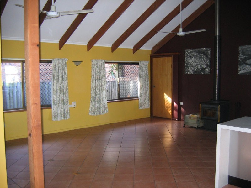 5 Chiltern Court, Nambour QLD 4560