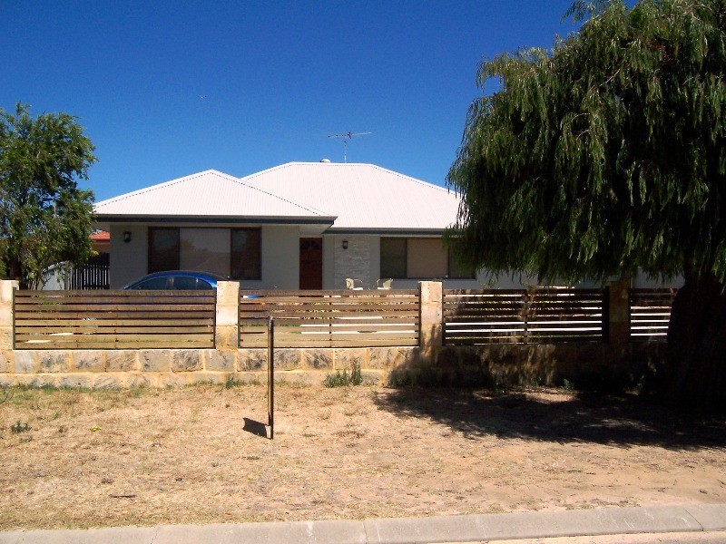 35 Carlisle Street, Shoalwater WA 6169