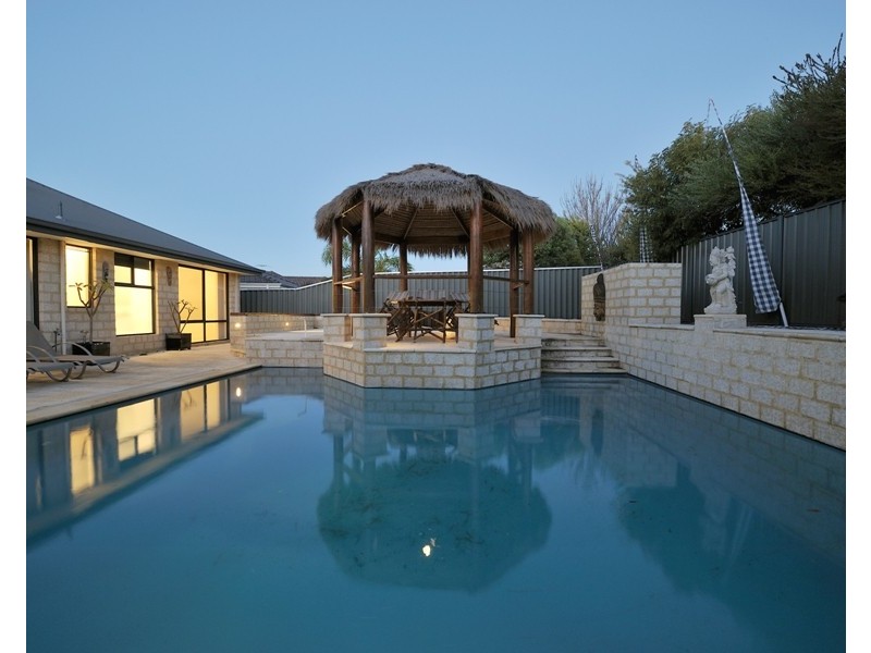 7 Fontenay Court, Port Kennedy WA 6172