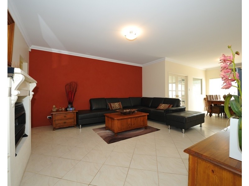 7 Fontenay Court, Port Kennedy WA 6172