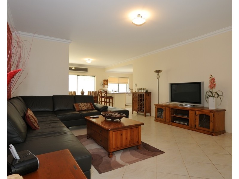 7 Fontenay Court, Port Kennedy WA 6172