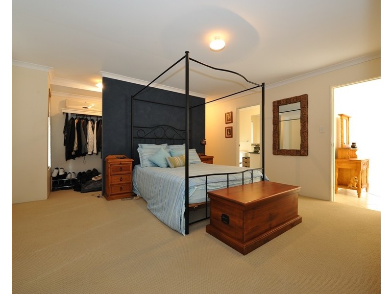 7 Fontenay Court, Port Kennedy WA 6172