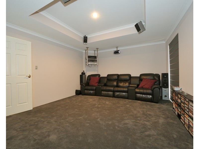 7 Fontenay Court, Port Kennedy WA 6172
