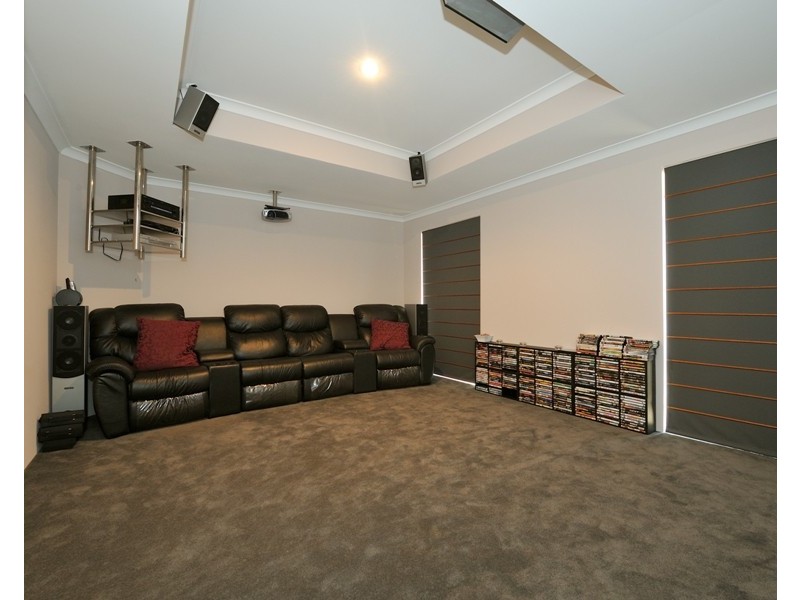7 Fontenay Court, Port Kennedy WA 6172