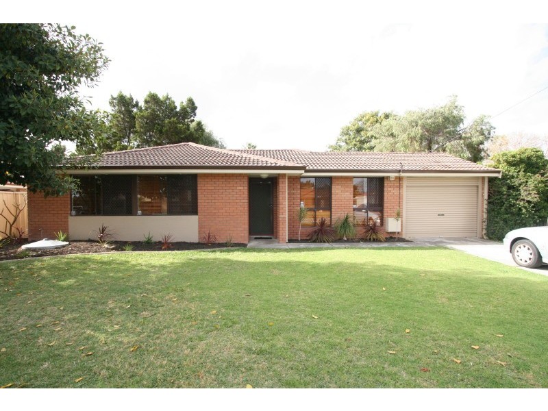 12 Yarle Court, Cooloongup WA 6168