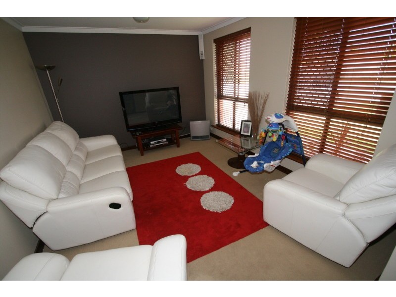 12 Yarle Court, Cooloongup WA 6168