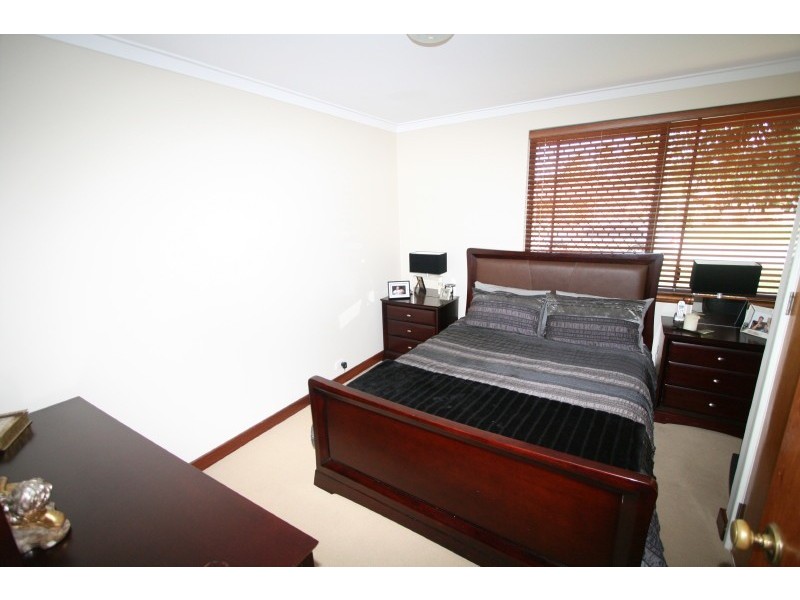 12 Yarle Court, Cooloongup WA 6168